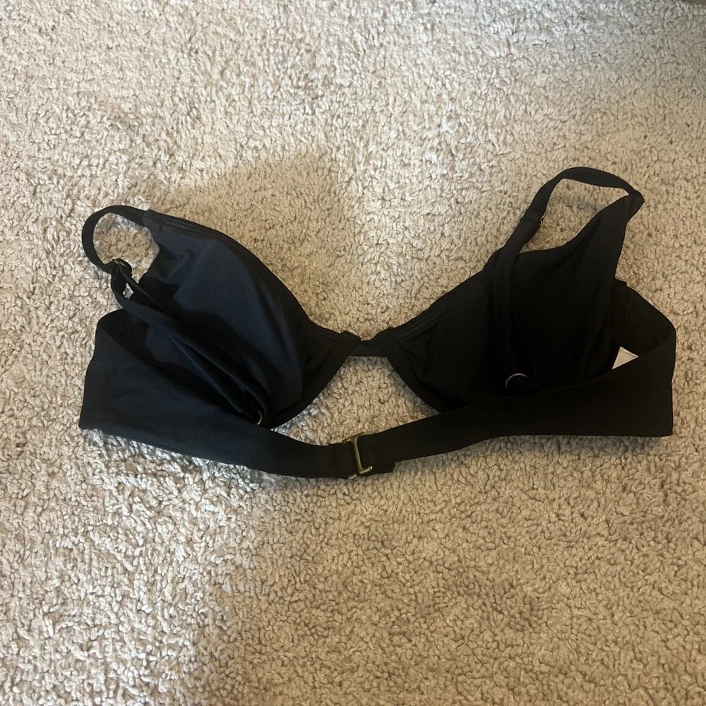 Andie Women's Size M Swim The Sicily Bikini Top Black Removable Cups‎ Underwire